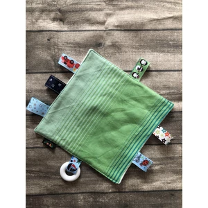 Címkerongyi rágókával hordozókendőből varrva - zöld