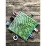 Kép 1/2 - Címkerongyi rágókával hordozókendőből varrva - zöld